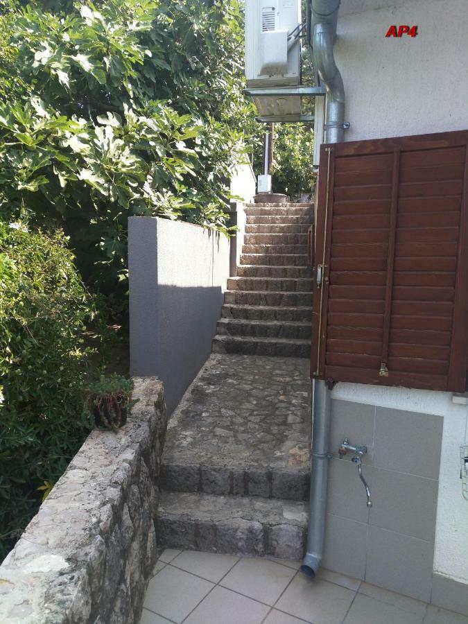 Apartments Sudic Njivice Exterior foto